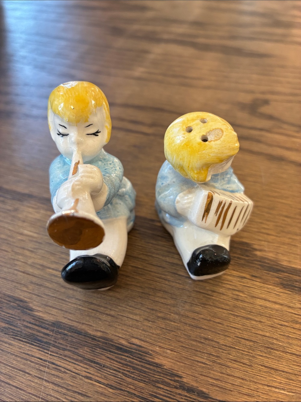 Salt & Pepper Set - Picture 2 of 6